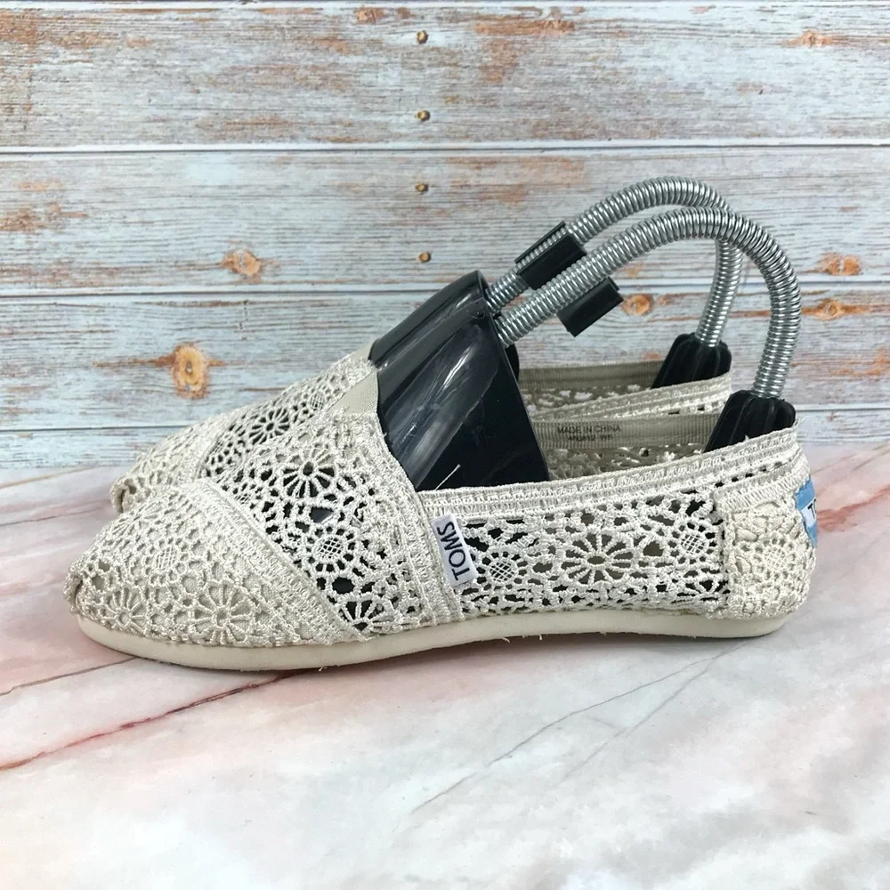 Toms lace flats